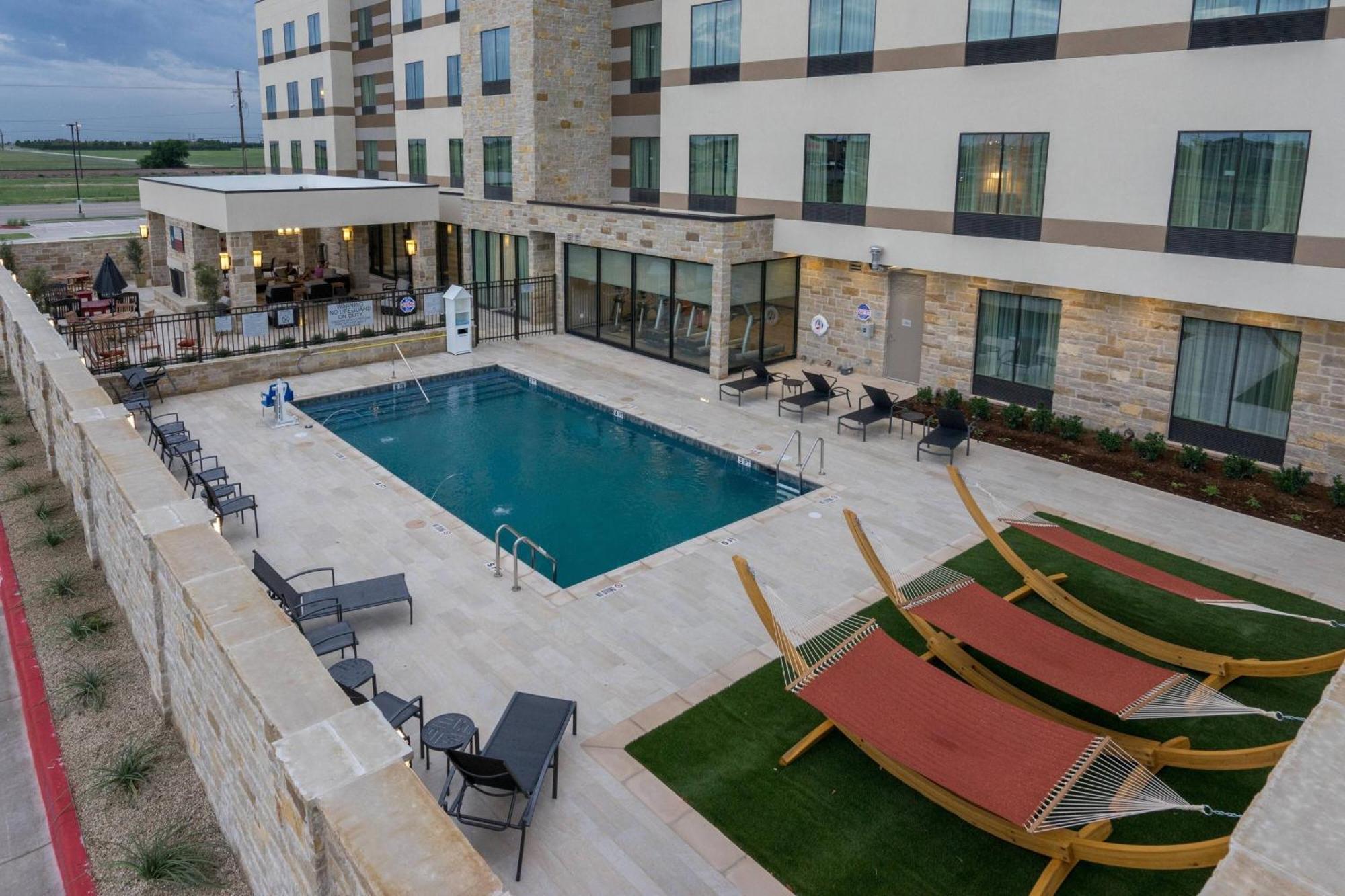 Fairfield Inn & Suites By Marriott Lubbock Southwest Exterior photo